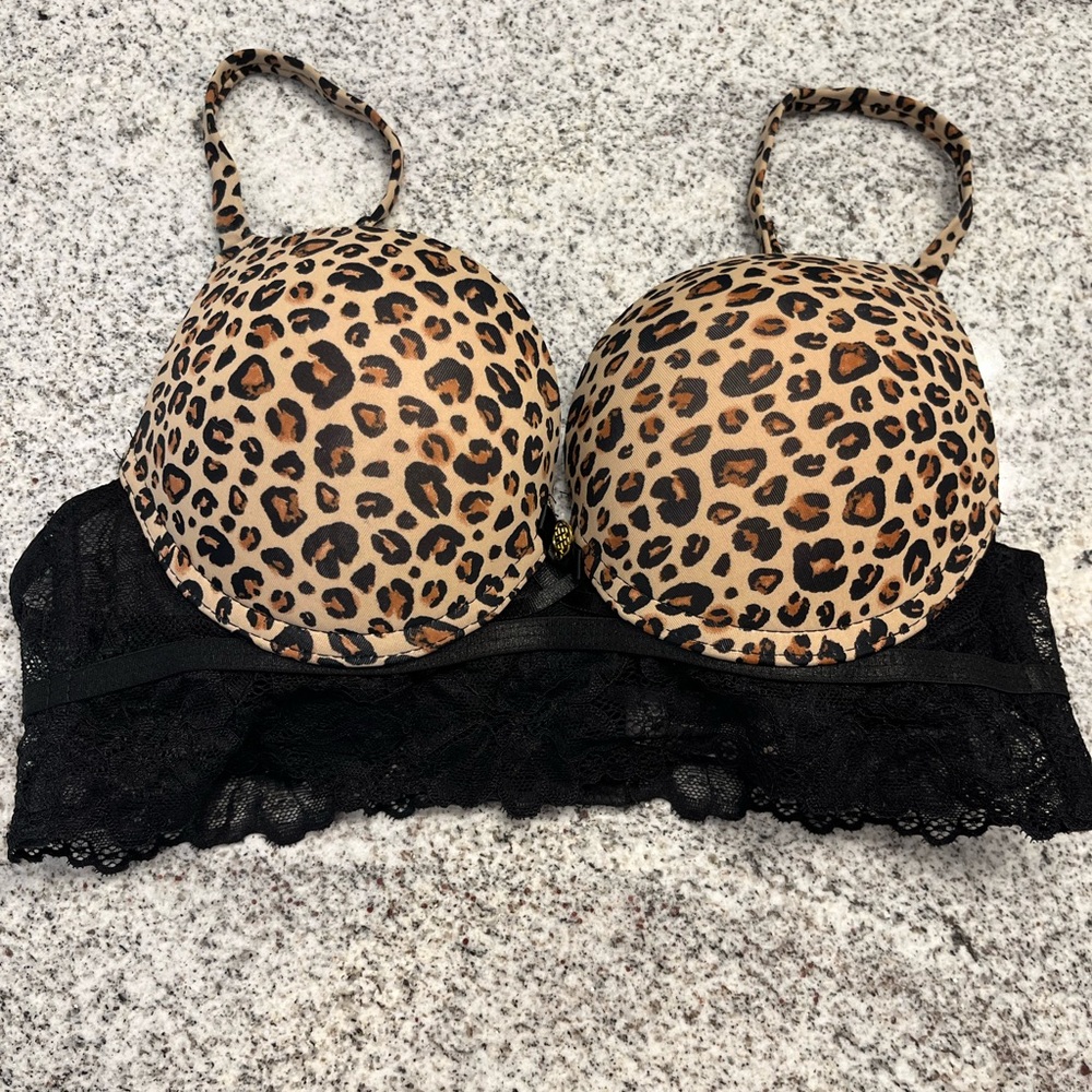 Lot of bras 34B